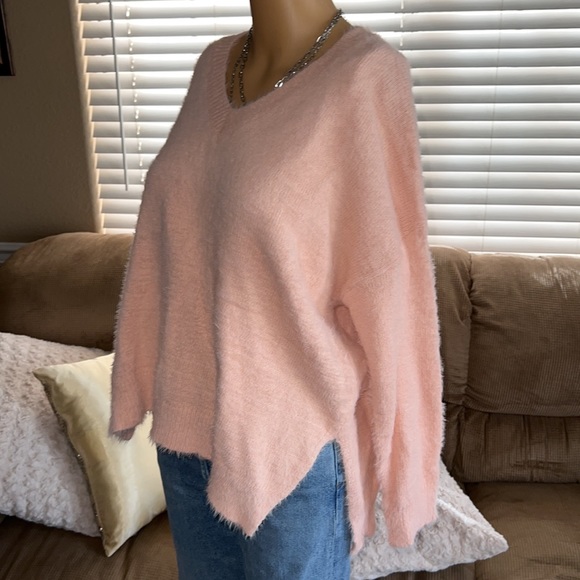 NWT Debut V-Neck Pullover - Picture 2 of 6